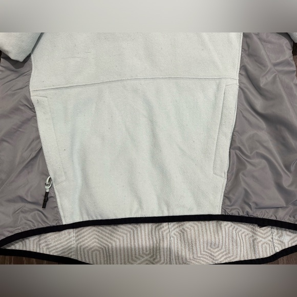 Under Armour Hooded Cold Gear Women’s M Fleece - Picture 3 of 8